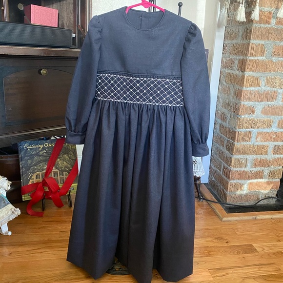 Handmade Hand smocked Girls Dress size 6/7 - Picture 9 of 16